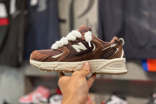 NEW BALANCE 530 Brown + Lace Fuffly