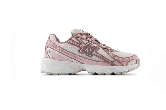 NEW BALANCE 740 4S4